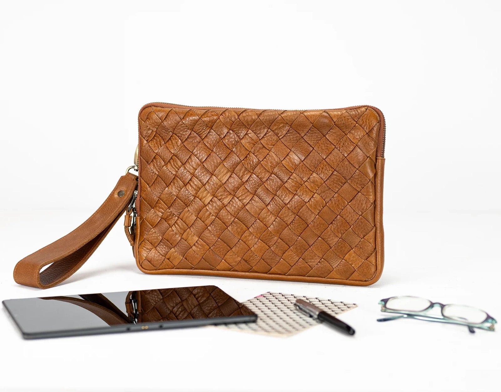 The Athena tablet clutch