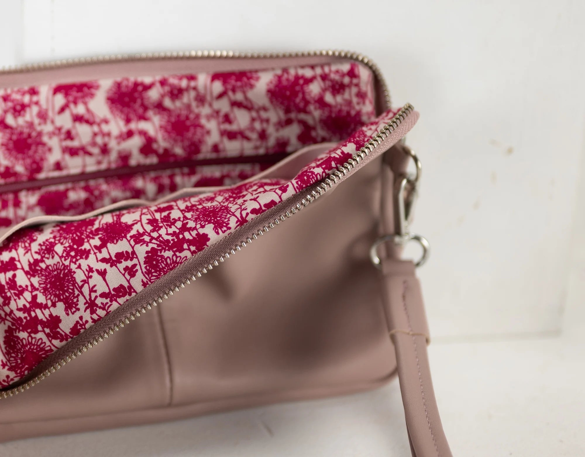 Antheia Wallet - Beige Pink Leather