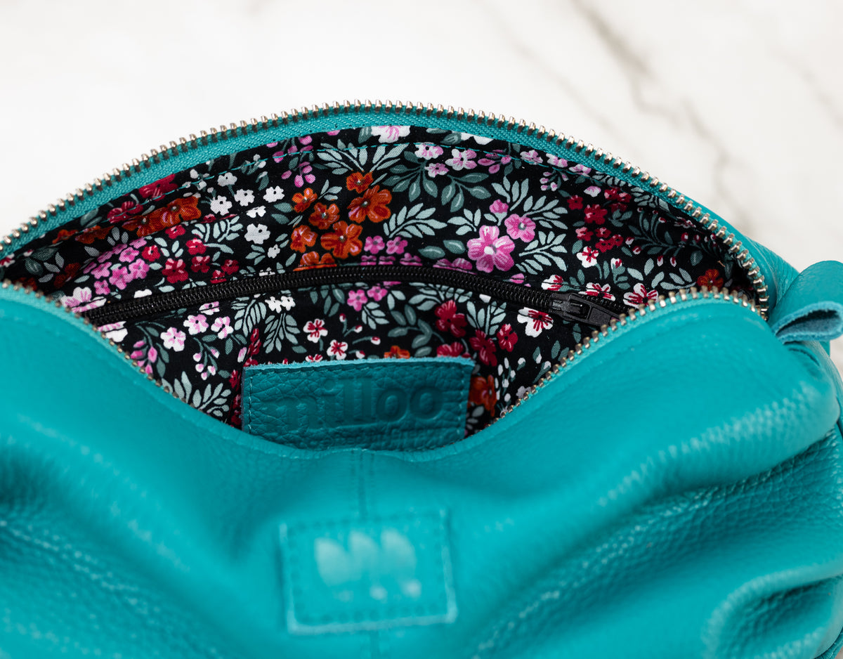 Ariadne case - Turquoise leather