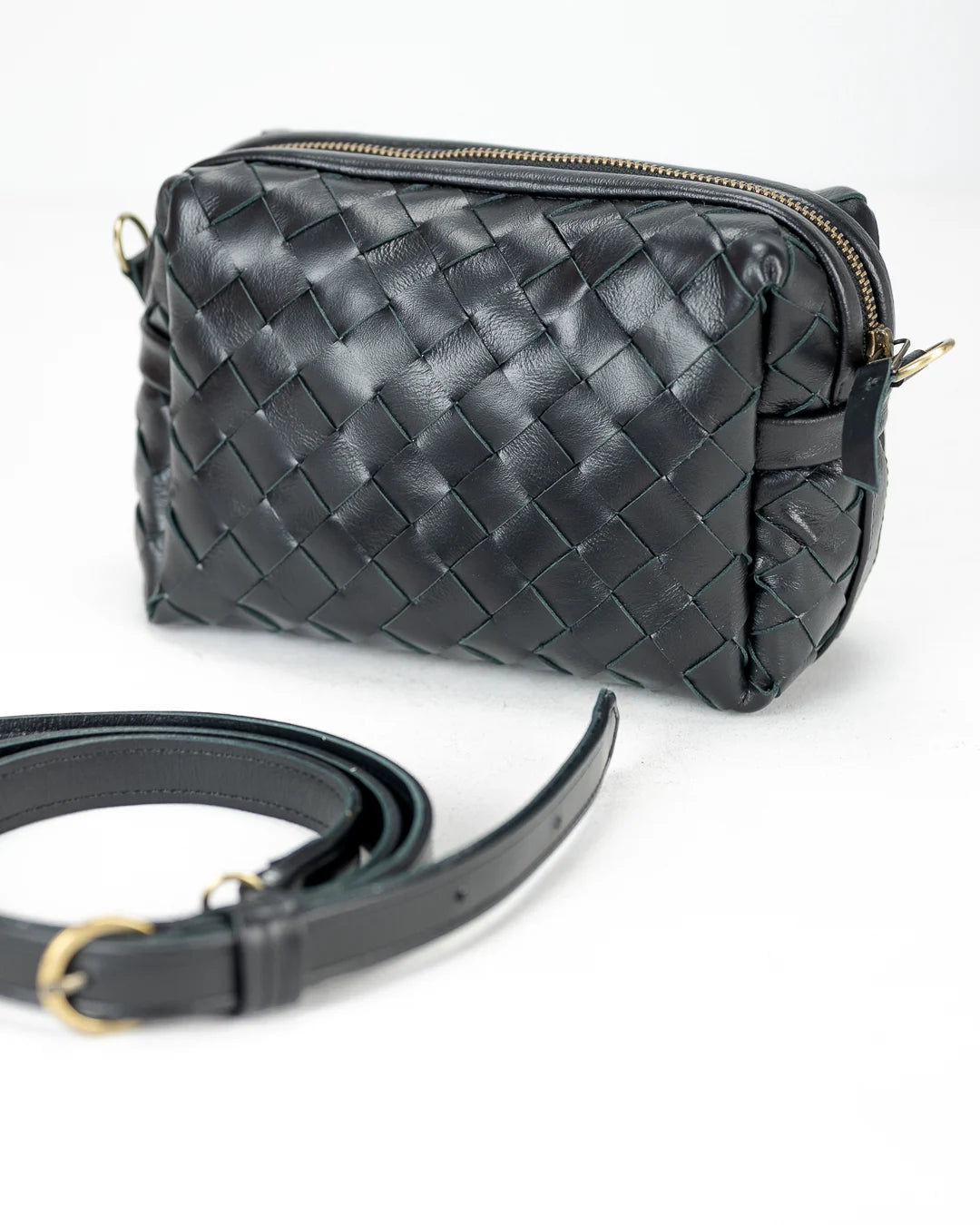 Calliope bag - Handwoven black leather