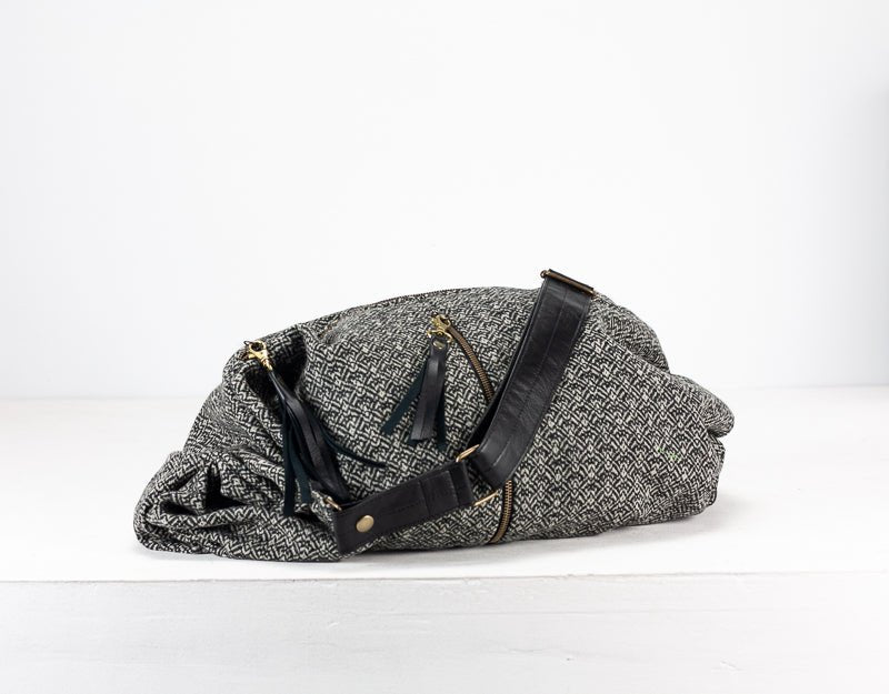 Kallia crossbody bag - Black patterned wool and leather - milloobags
