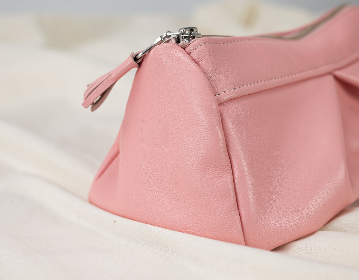 Estia case - Baby pink sheepskin