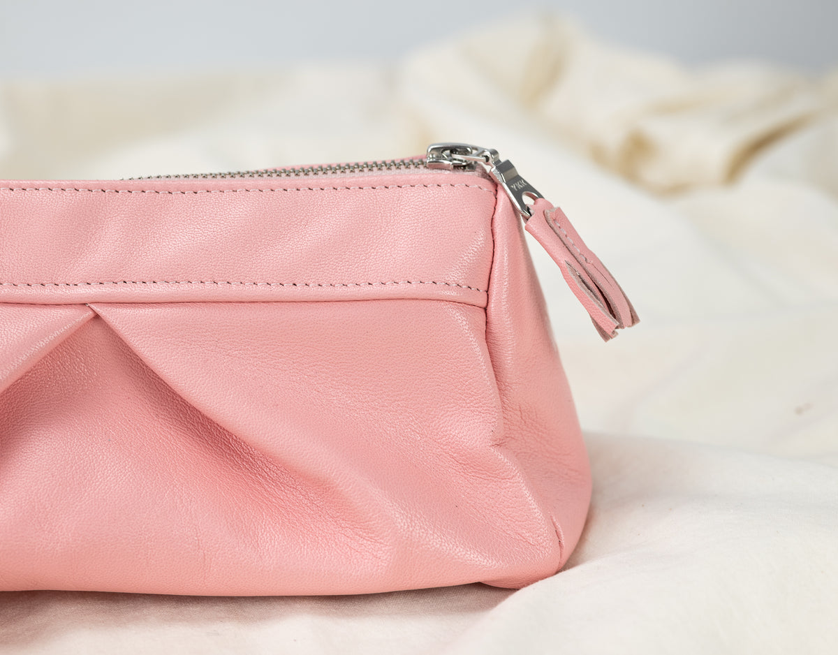 Estia case - Baby pink sheepskin