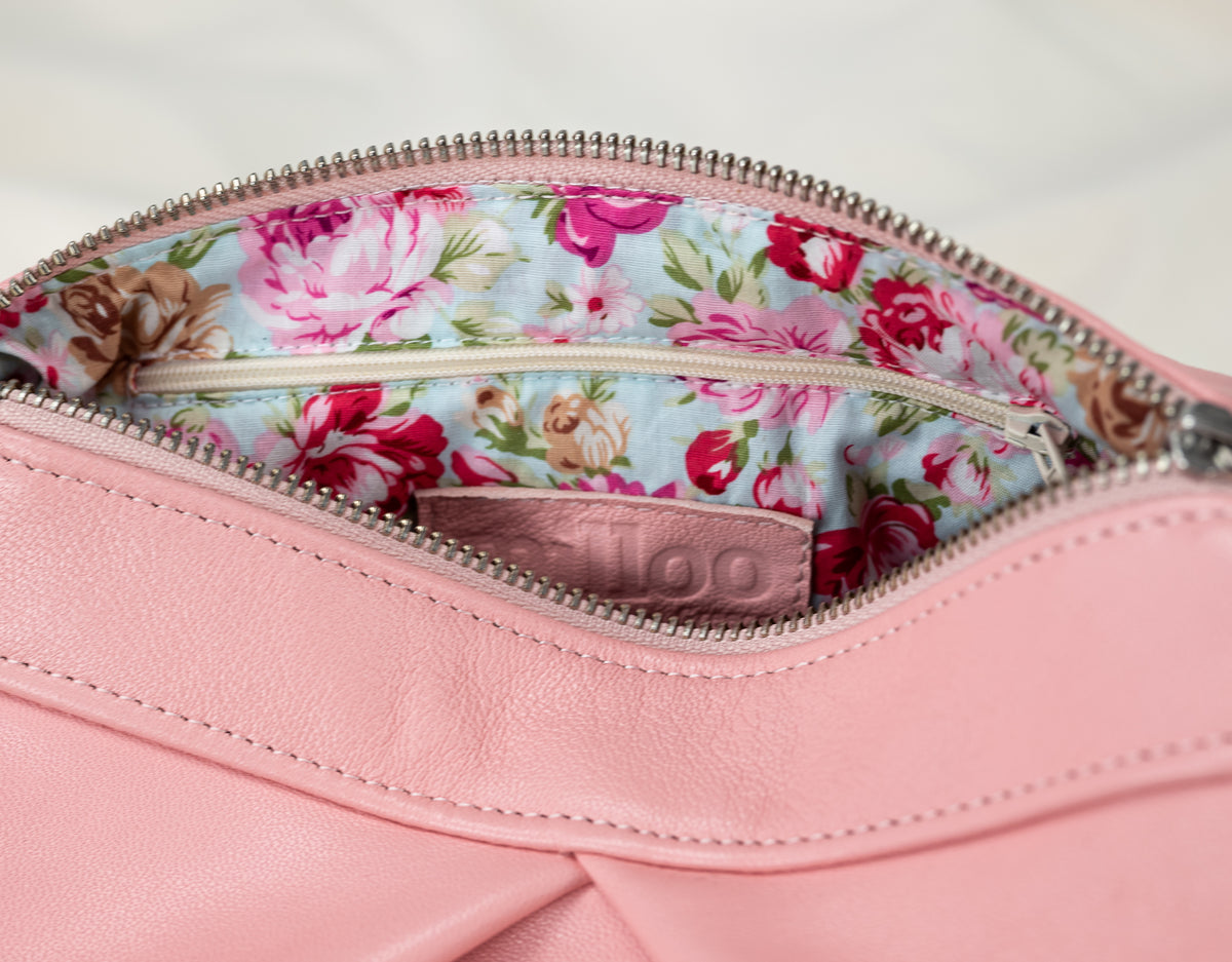 Estia case - Baby pink sheepskin