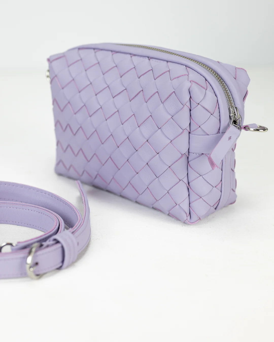 Calliope bag - Handwoven lilac leather