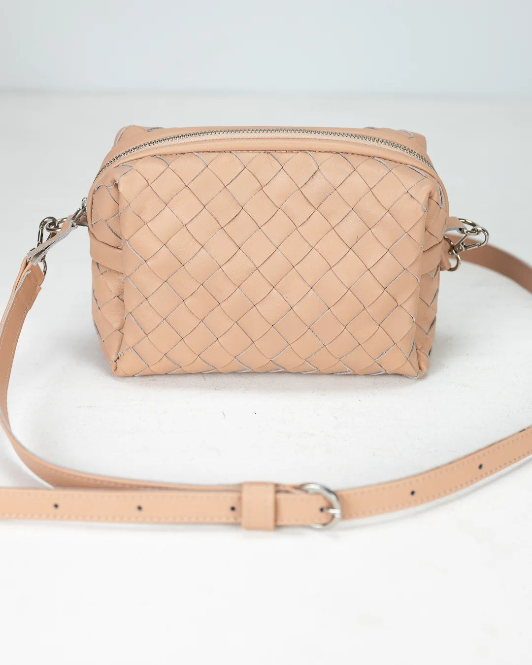Calliope bag - Handwoven pale pink leather