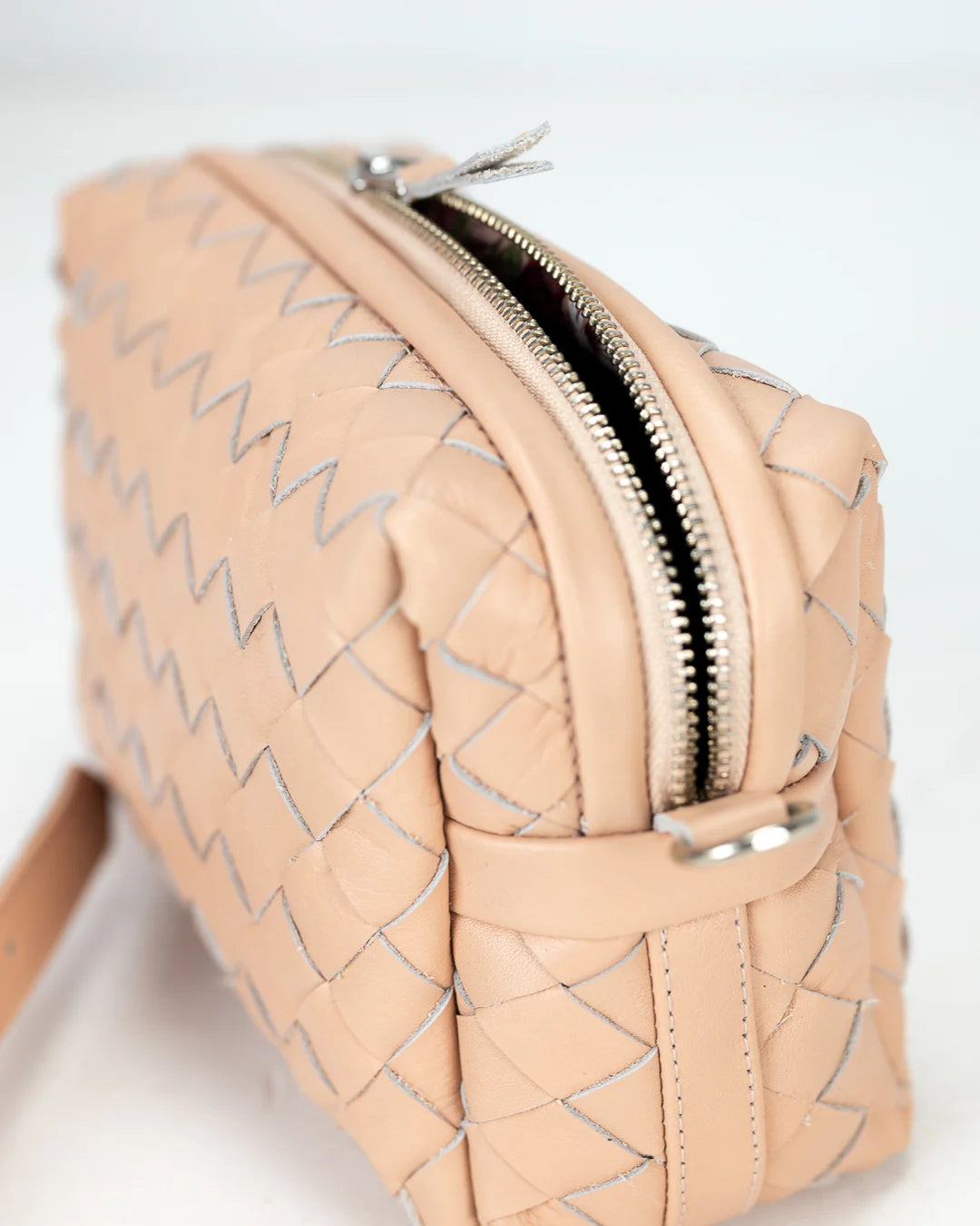 Calliope bag - Handwoven pale pink leather