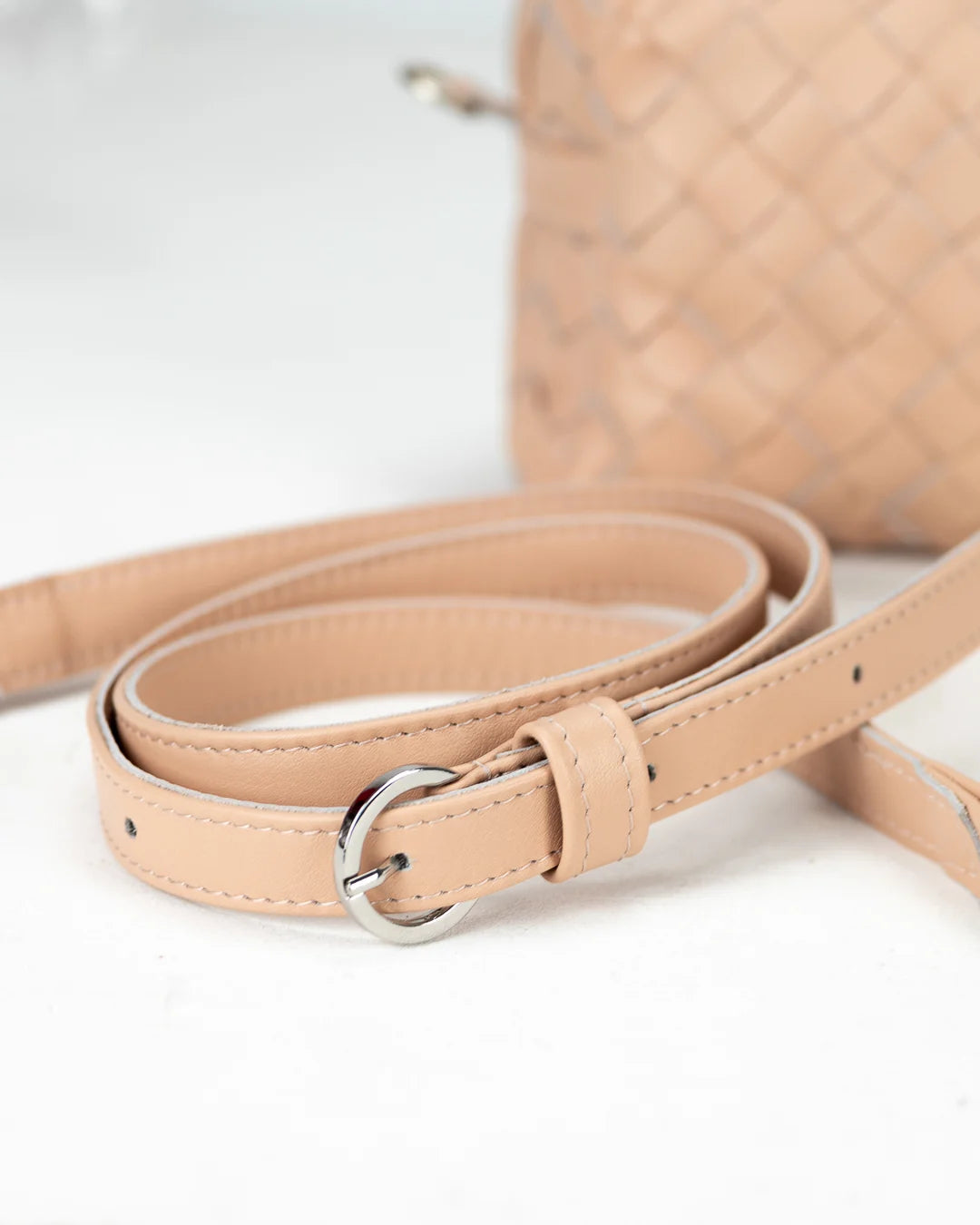 Calliope bag - Handwoven pale pink leather