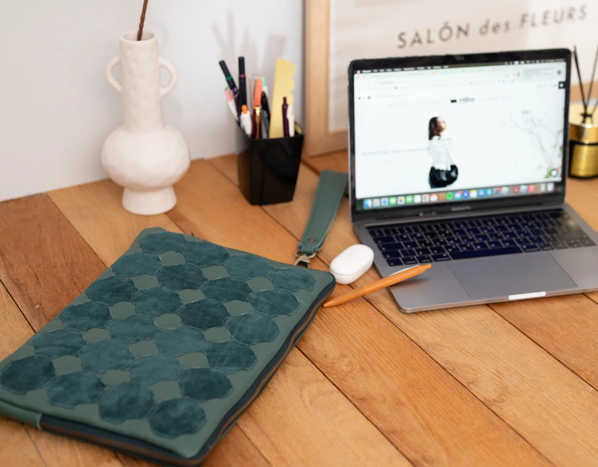 Athena Laptop Clutch - Petrol green leather