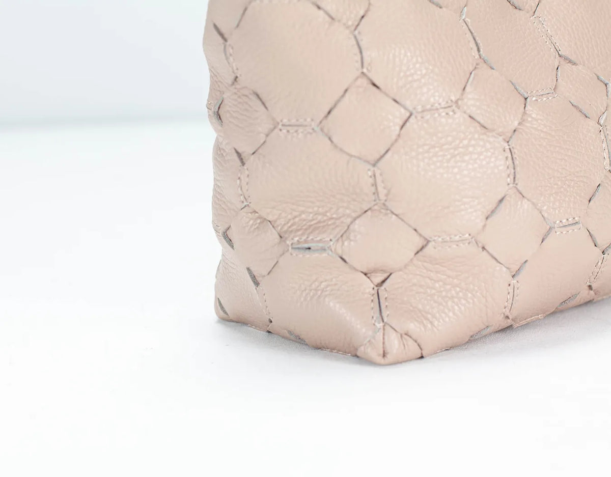 Helon clutch - Handwoven powder pink leather