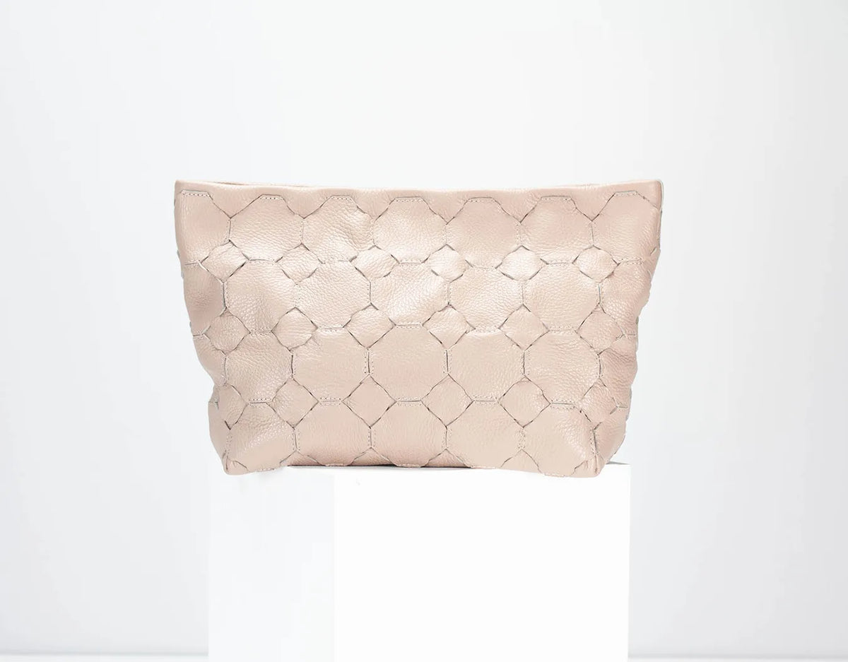 Helon clutch - Handwoven powder pink leather