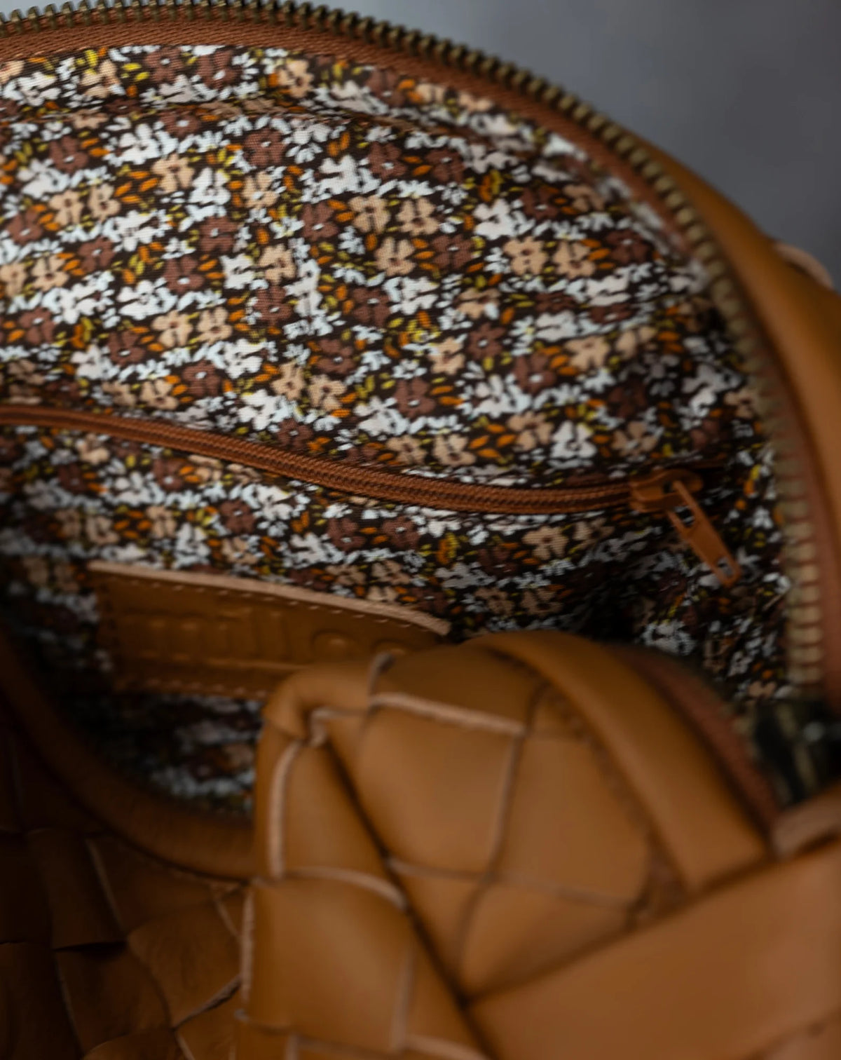 Calliope bag - Handwoven tabac brown leather
