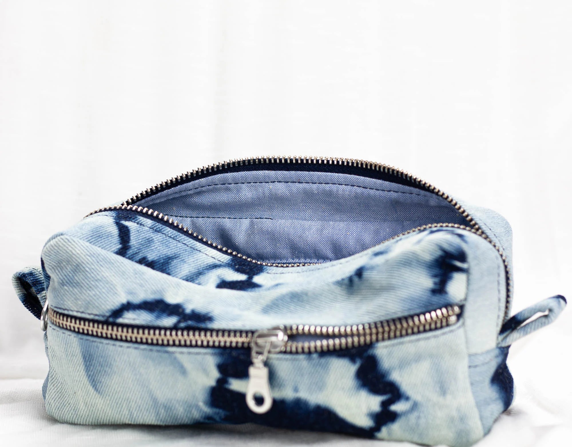 Brick case in Tie dye blue jeans