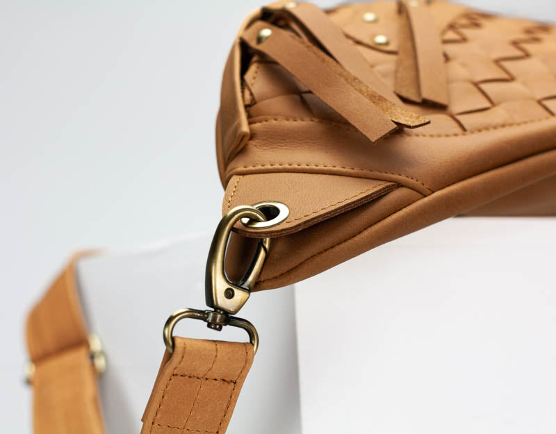 Paris fanny pack - Brown handwoven leather