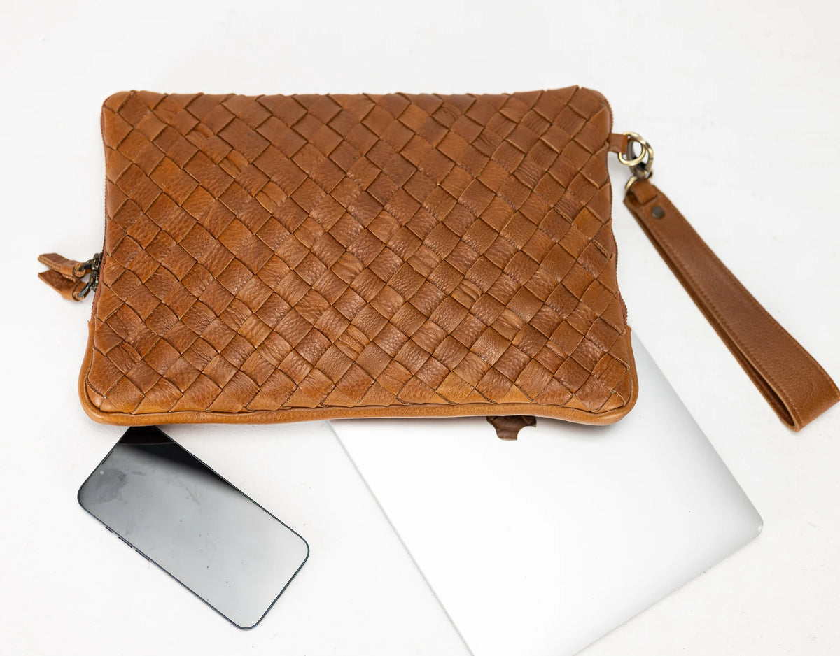 Athena Laptop Clutch - Brown leather