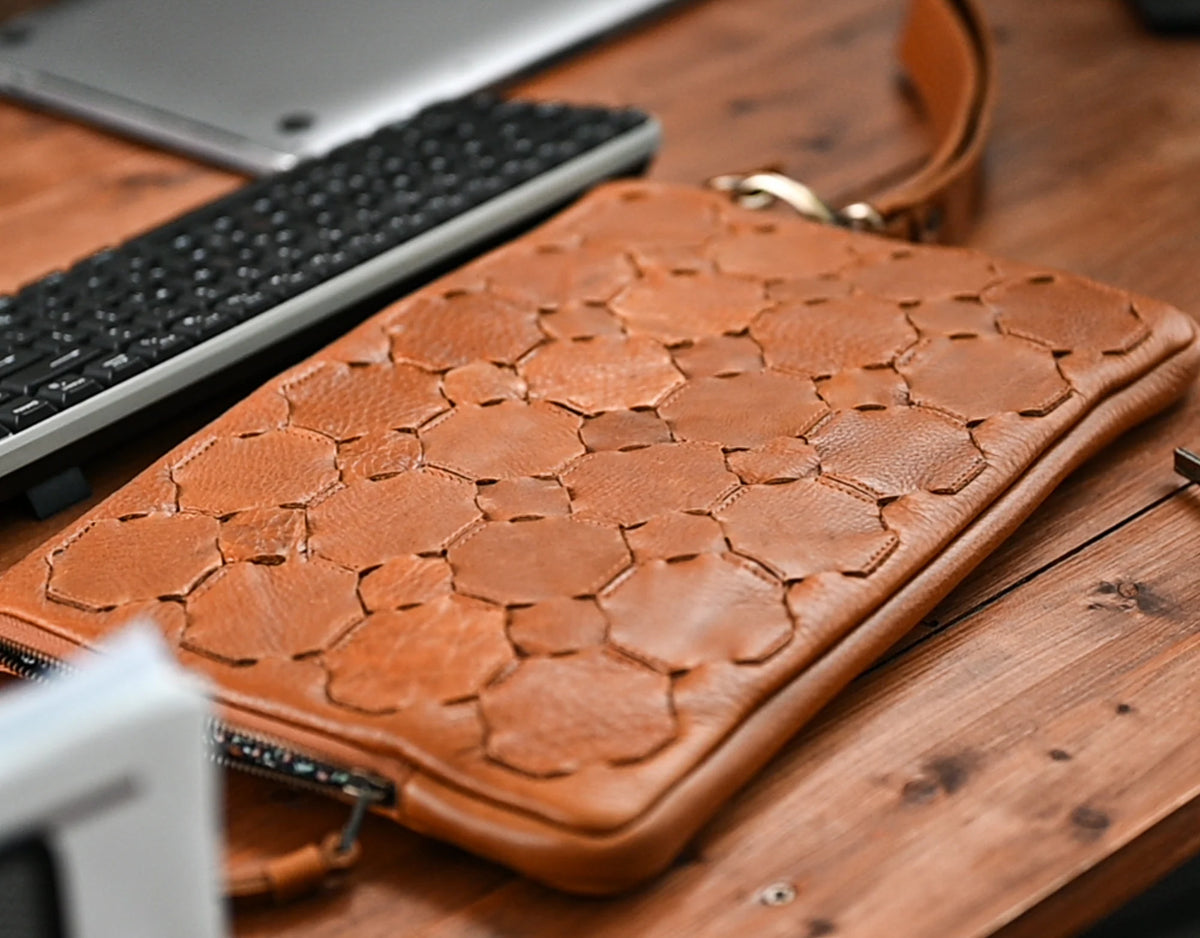 Athena Laptop Clutch - Brown leather