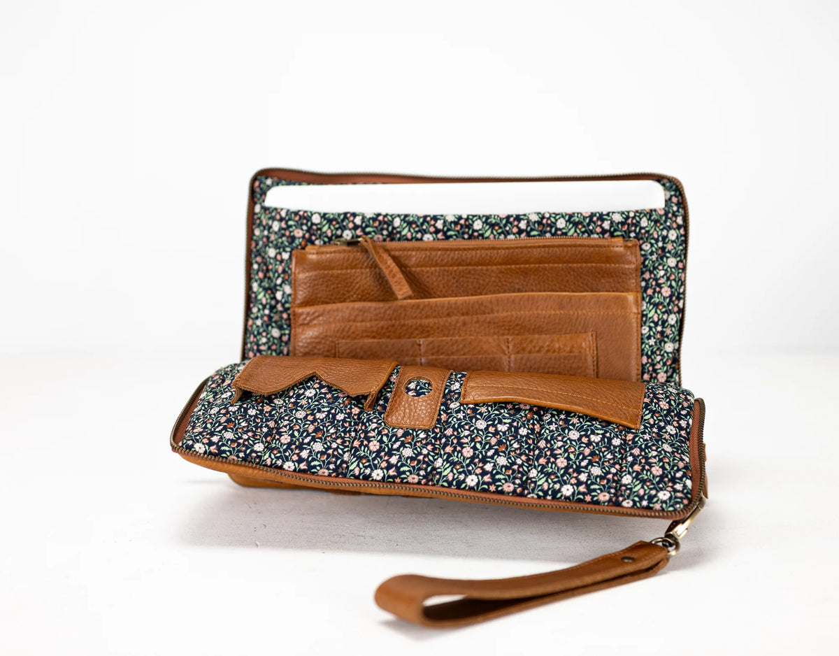 Athena Laptop Clutch - Brown leather