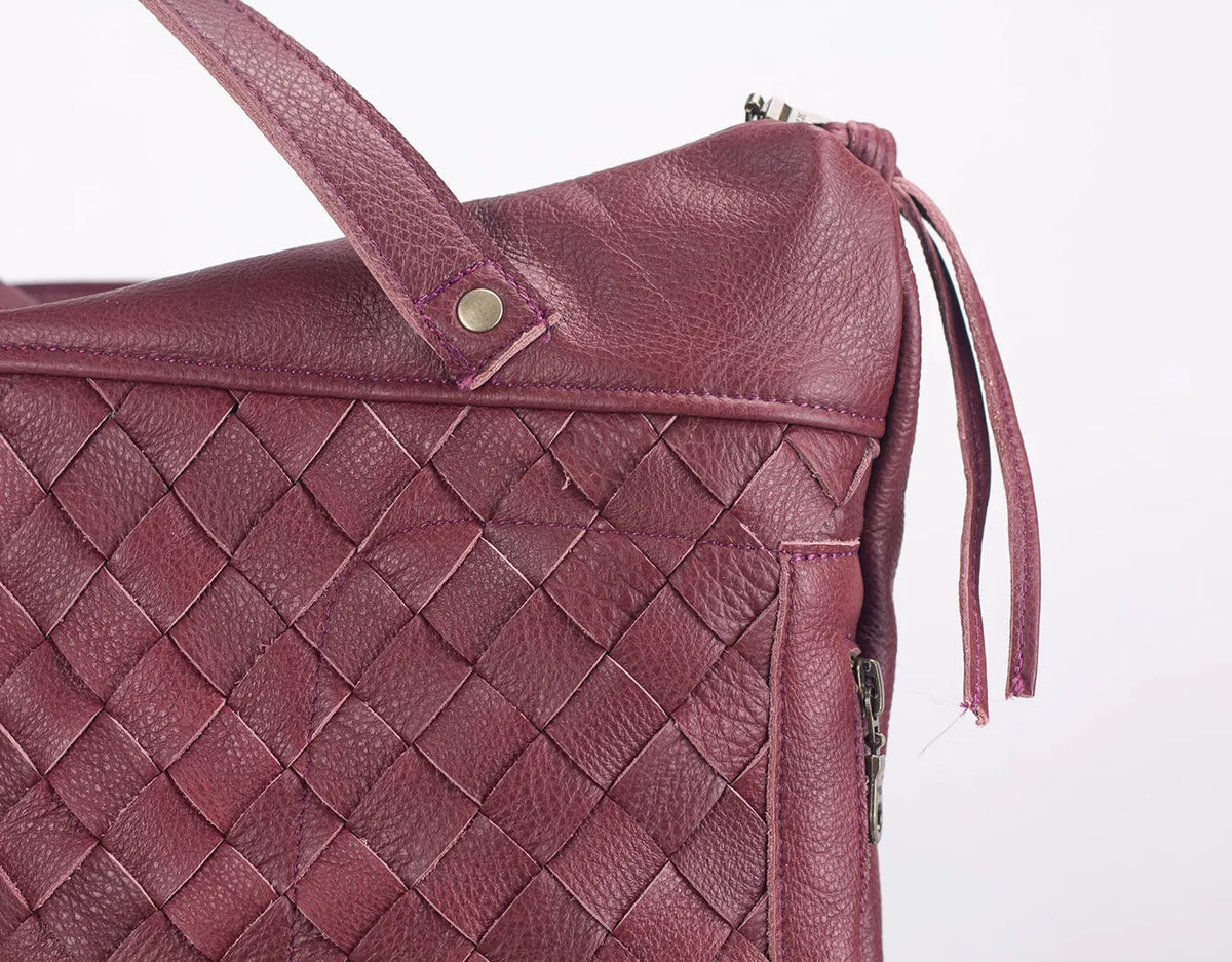 Minos backpack - Burgundy hand woven leather
