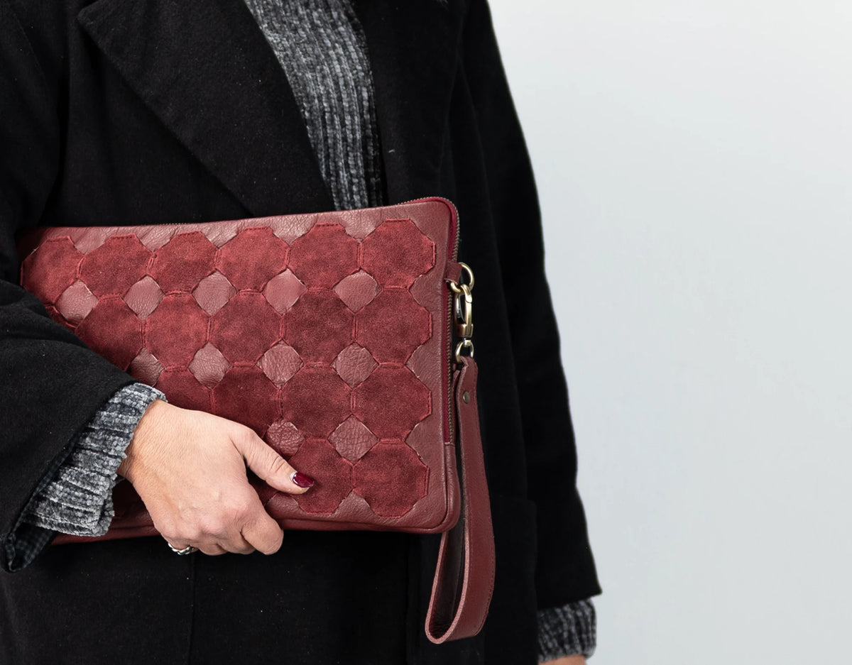 Athena Laptop Clutch - Burgundy leather