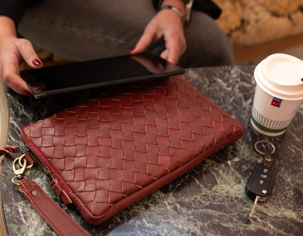 Athena Tablet Clutch - Burgundy
