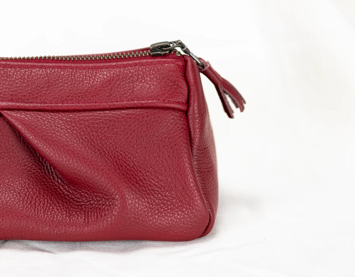Estia case - Deep red leather