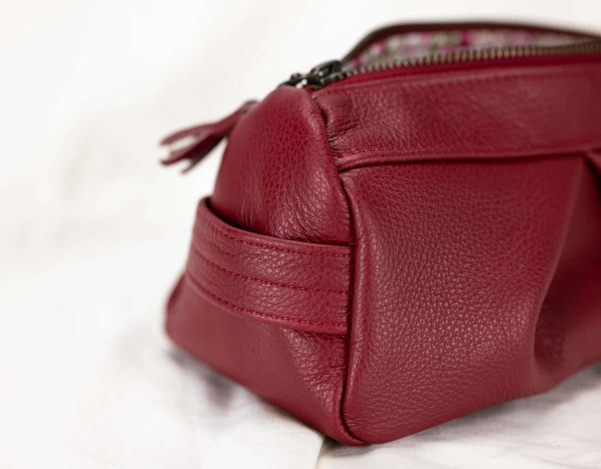Estia case - Deep red leather