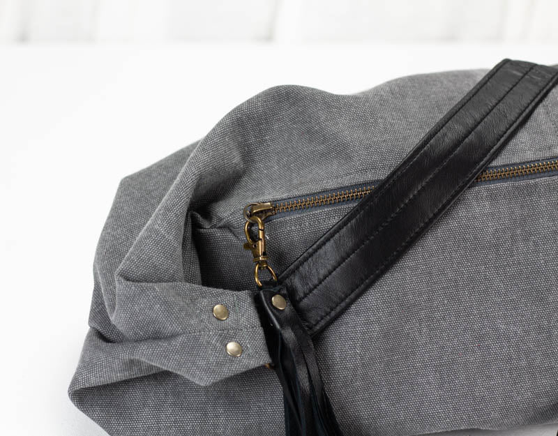 Χιαστί τσάντα Kallia - Γκρι καμβάς και Μαύρο δέρμα