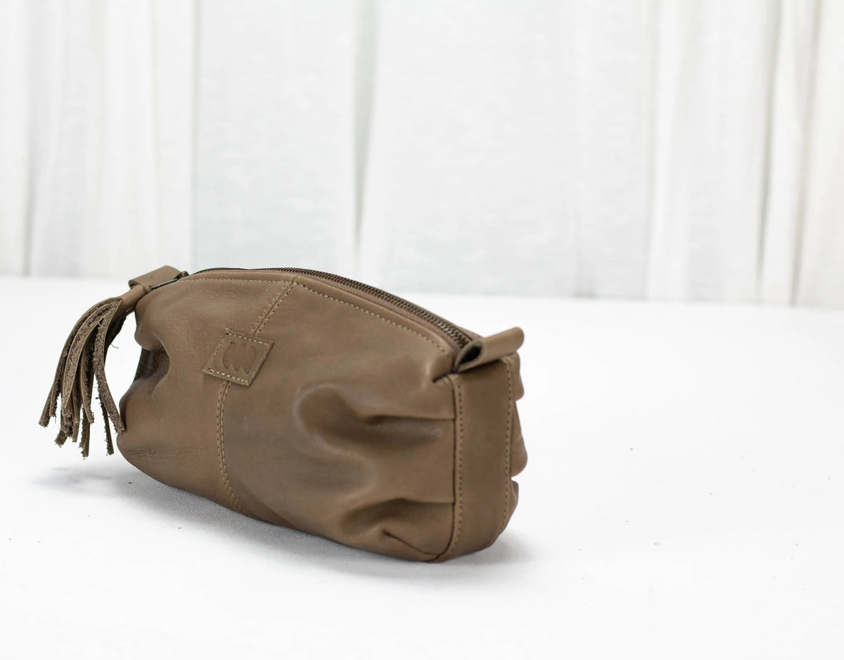 Ariadne case - Khaki brown leather