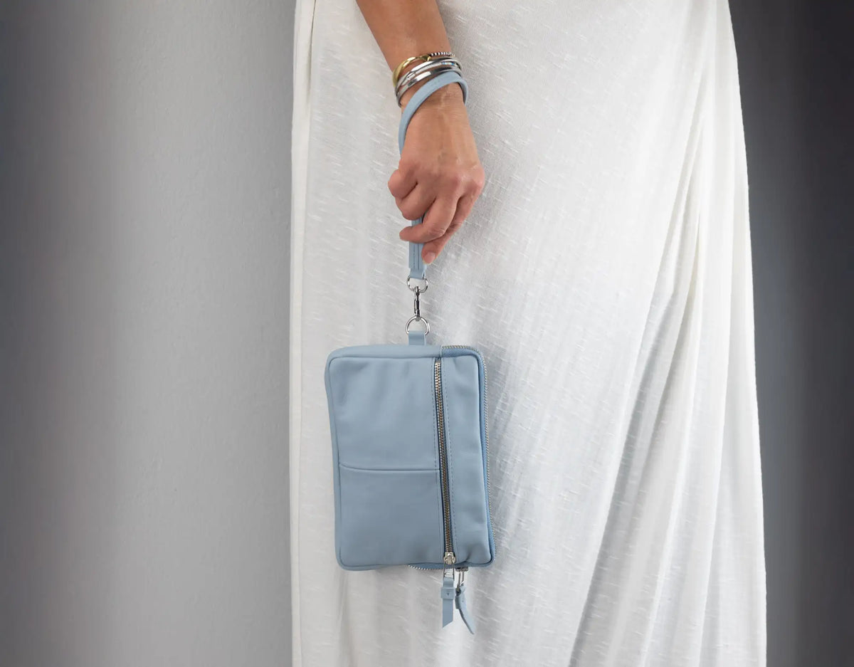 Antheia clutch wallet - Light Blue leather