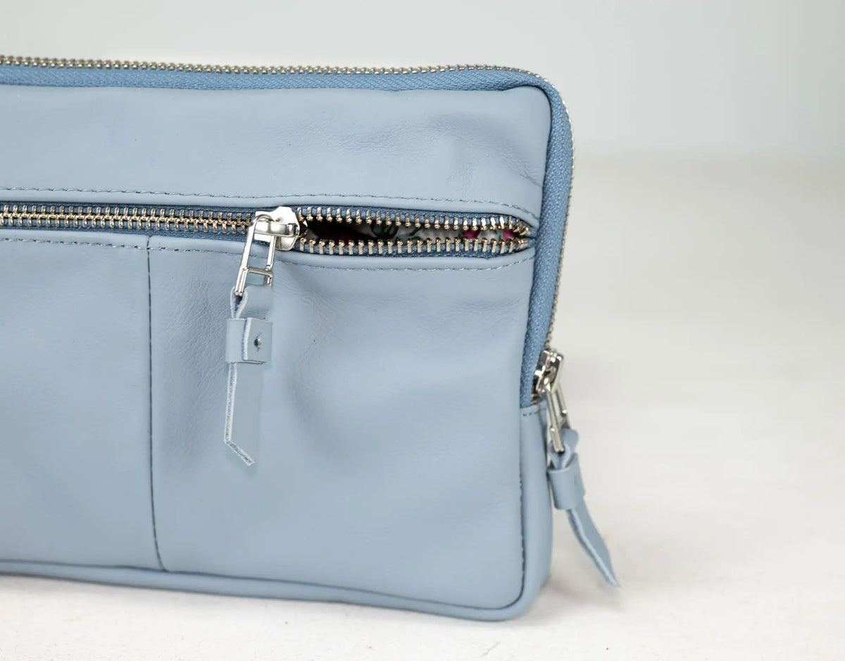 Antheia clutch wallet - Light Blue leather