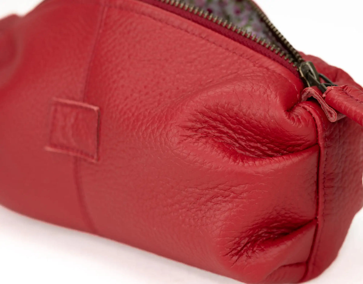 Ariadne case - Red pebbled leather