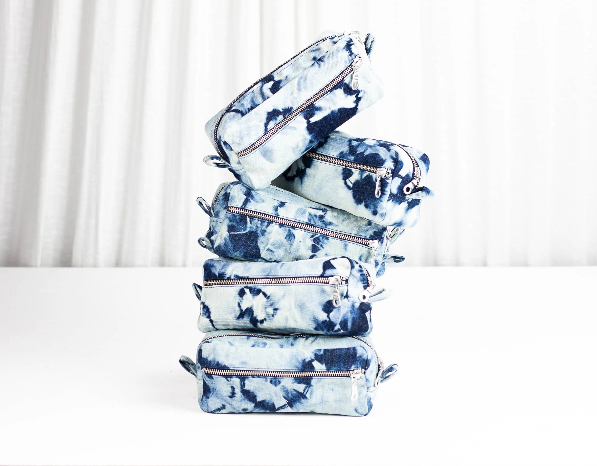 Brick case - Tiedye Jeans