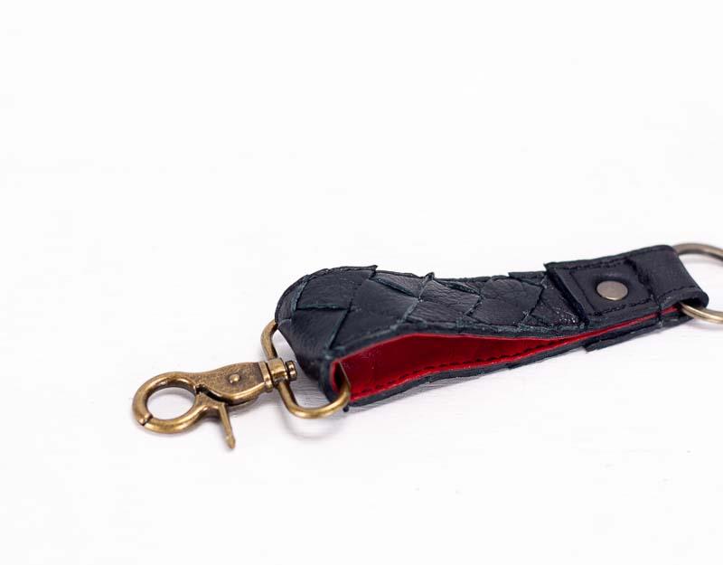 Leather handwoven keyring with clip - Black - milloobags